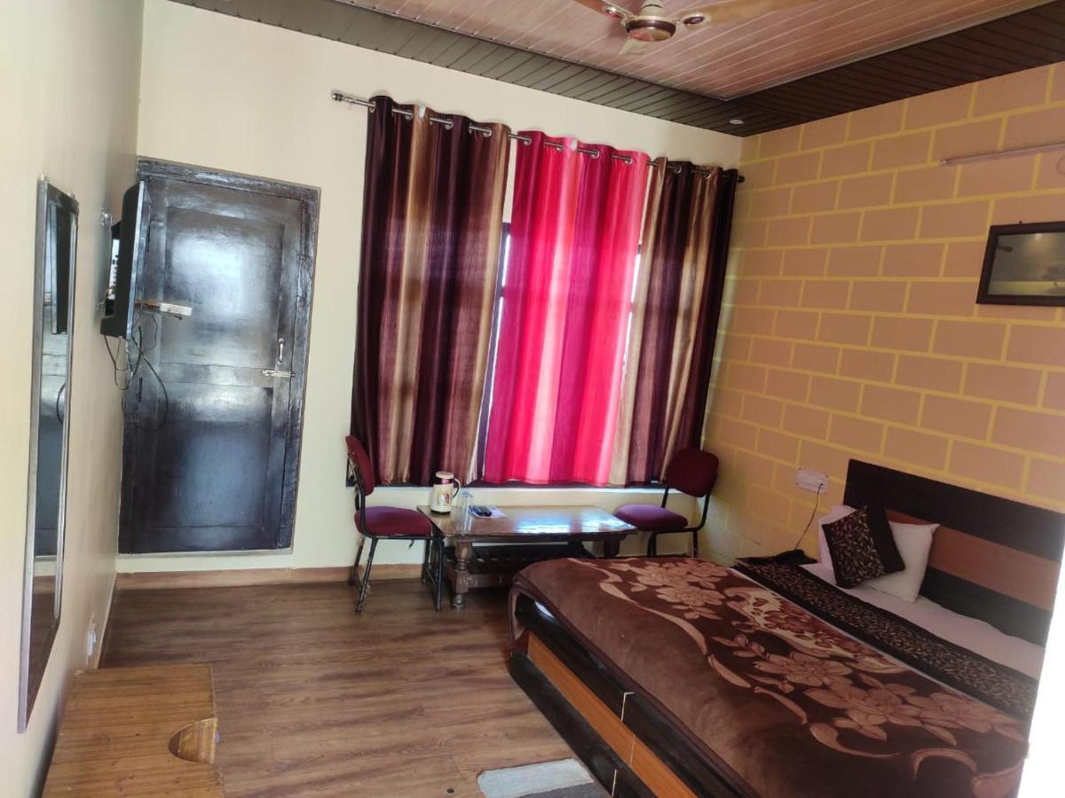 Hotel Deepraj, Kausani Exterior foto