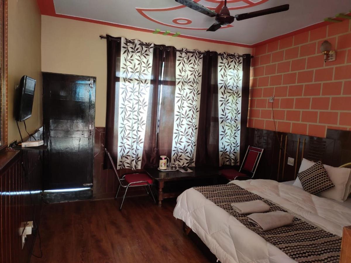 Hotel Deepraj, Kausani Exterior foto