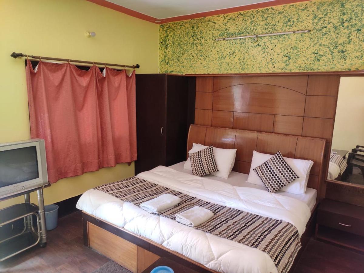 Hotel Deepraj, Kausani Exterior foto